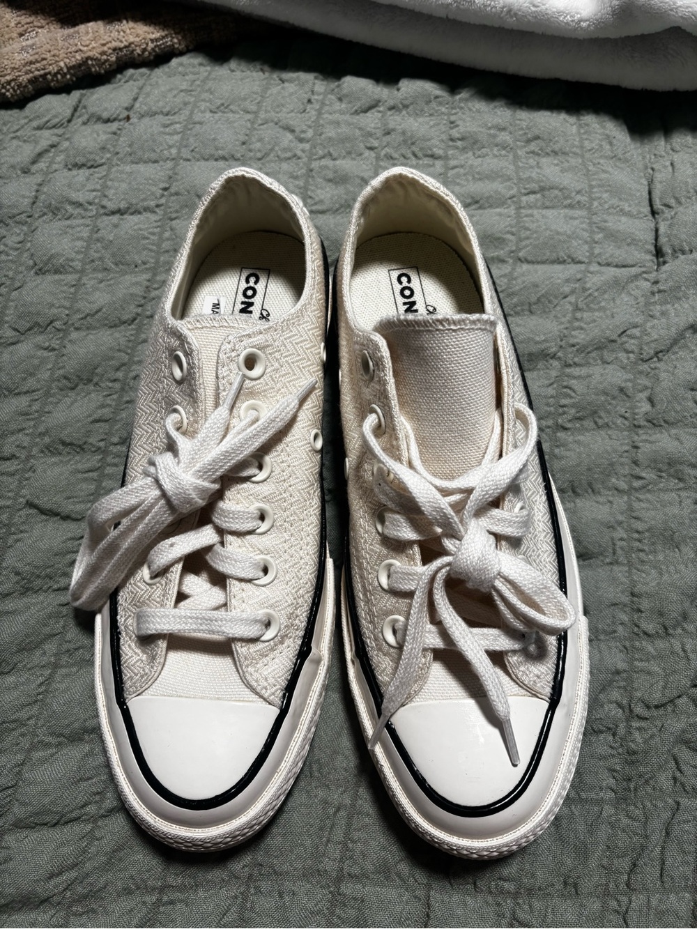 Converse Chuck Taylor’s White Low-Top